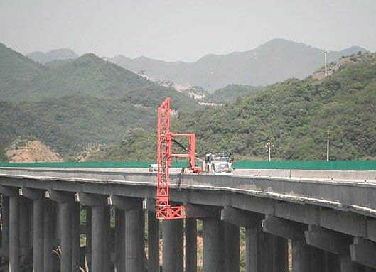 14米桁架式桥检车在检测桥梁现场